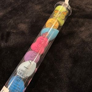 Brand new Lasplash cosmetics 8 PCs sponge set